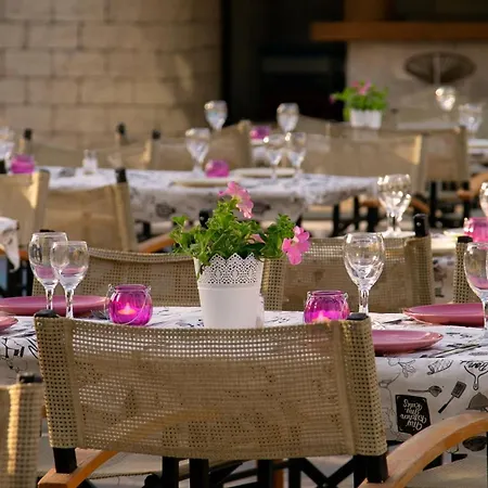 كليوباترا 4*