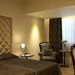 Cleopatra 4*